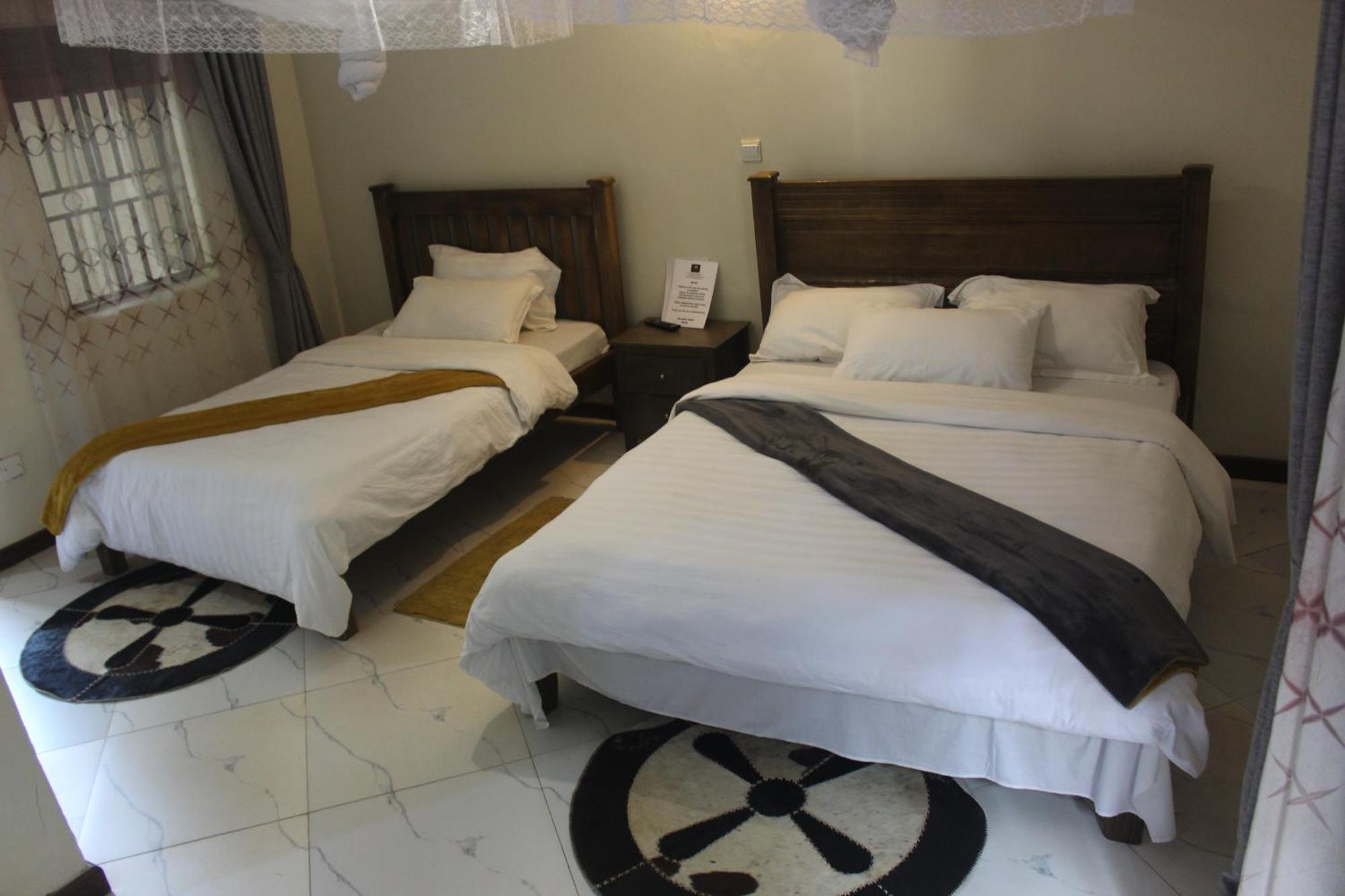 Montane Safaris Hotel Fort Portal Exterior foto